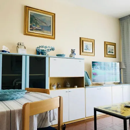 Rosa Celeste Bilocale Con Vista Mare In Apartmán Sanremo